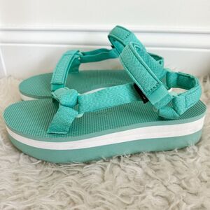 TEVA Flatform Universal Sandal - Teal / White | Size 10
